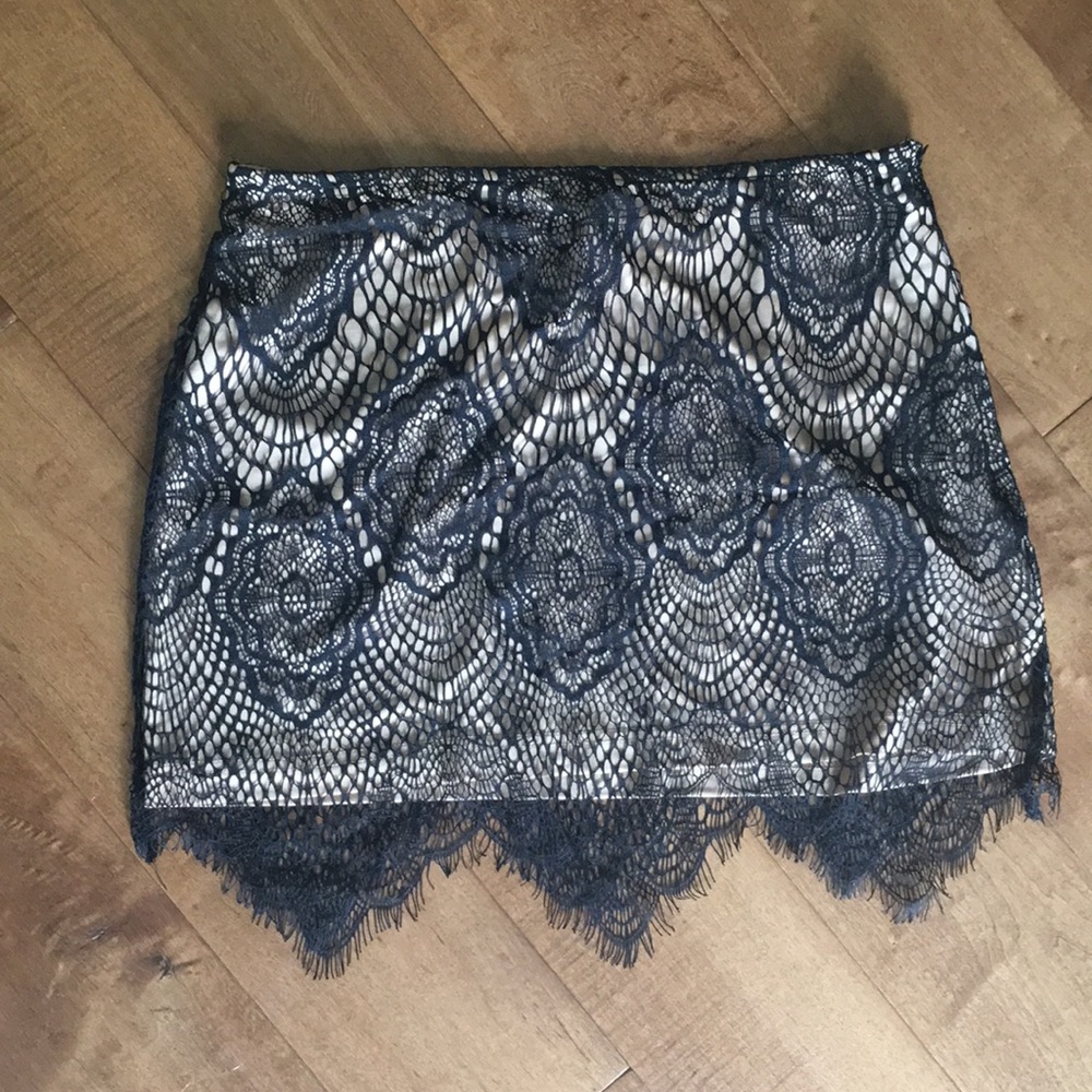 Black/nude lace Bodycon skirt
